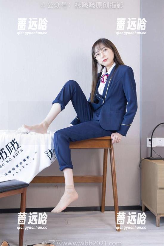 BoBoSocks袜啵啵 - 小安的高跟鞋图库：每一双鞋子都是我与地心引力的斗争，不信你来看看！