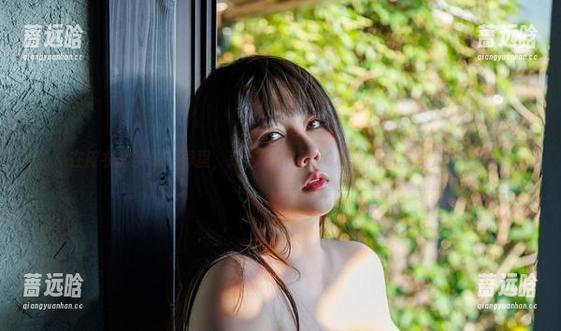 在皮衣的梦幻世界里，跟着KANEKO咔喵高清写真走一遭。