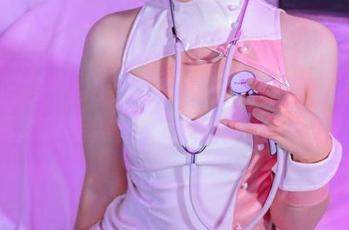 一秒沉浸：Natsuko夏夏子在碧蓝航线里的高清泳装照片，水和阳光的绝妙组合