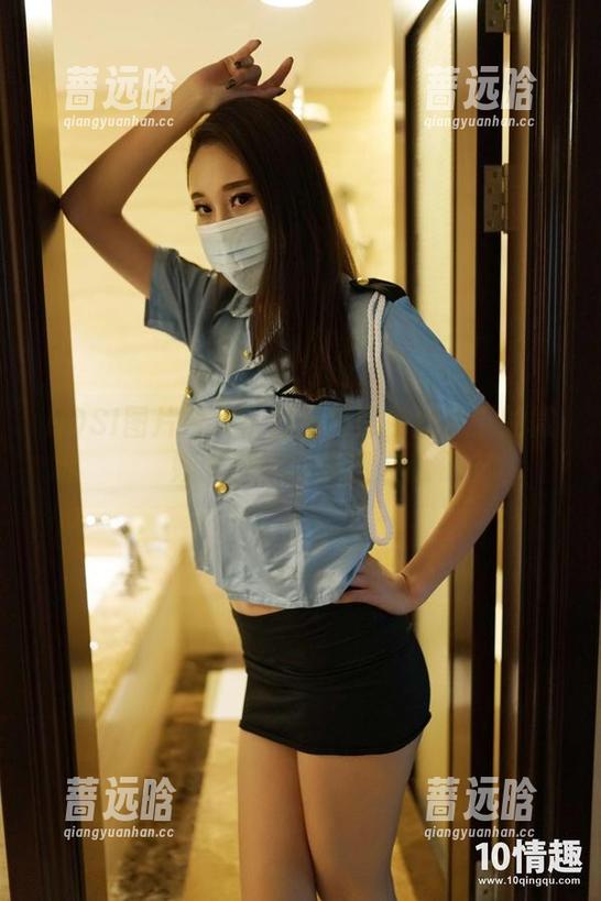 ROSI图片合集：那长筒黑色丝袜下的微妙光影，真是抓人心