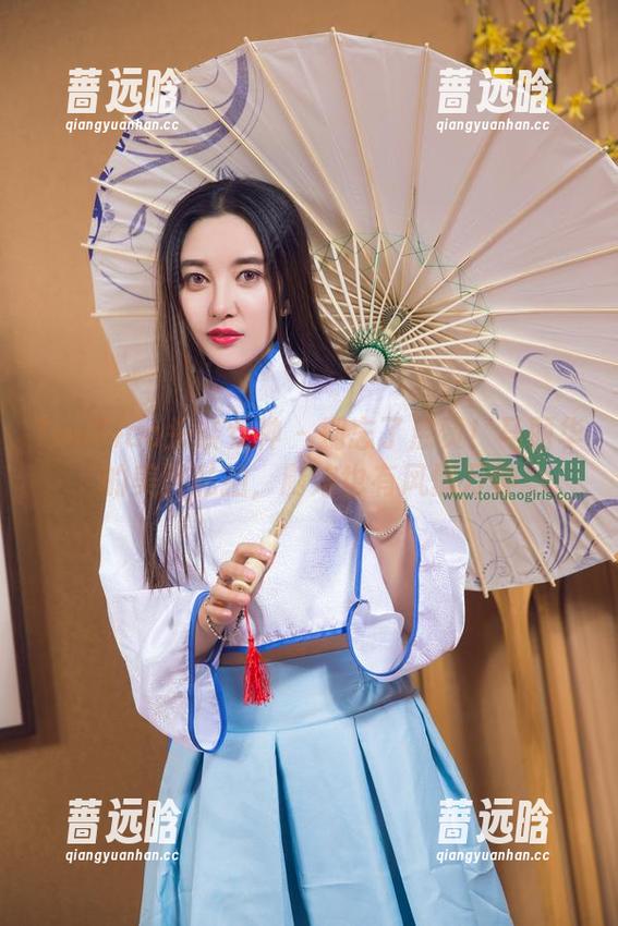 TouTiao头条女神 - 别忘了点赞！马丽华的美图私拍，厨娘也有风情万种