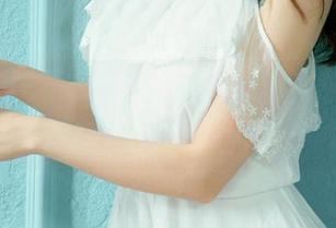 UGirls尤果网 - 黛斯羽学妹写真合集中那些意想不到的瞬间，真心不错！