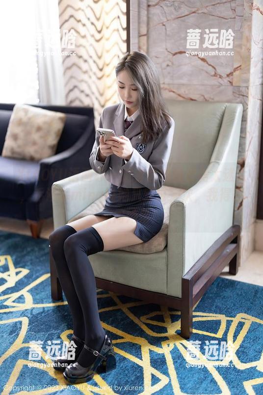 XIAOYU语画界 - 这套图的连衣裙太迷人，乔漫妮mina说她只穿过一次，我得去问问她借！
