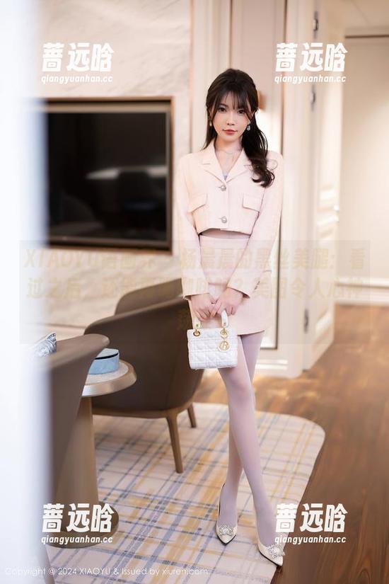XIAOYU语画界 - 杨晨晨的黑丝美腿：看过之后，还能再喝咖啡吗？美图令人心神荡漾