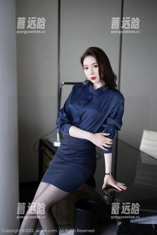 Xiuren秀人网 - 新鲜出炉！Betty林子欣的灰丝照片，如此可爱又神秘，像是藏匿着不为人知的故事。