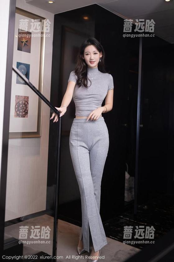 Xiuren秀人网 - 天台上的UU阿文：另类写真资源大曝光