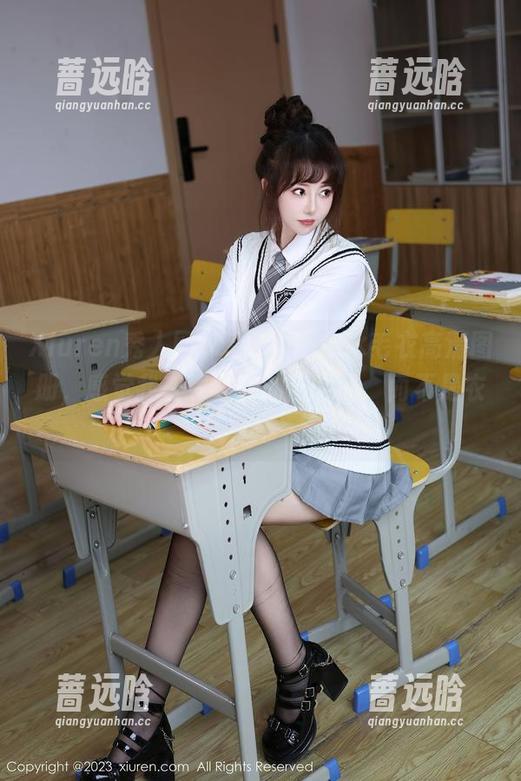 Xiuren秀人网 - sophie余冰毛衣高清图册，感觉我在看美丽的艺术品，而不是衣服。