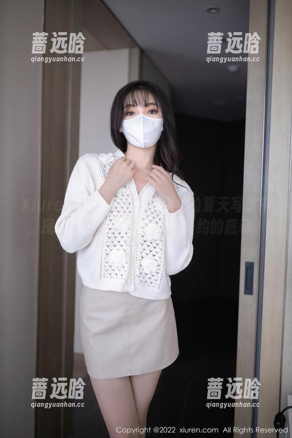 Xiuren秀人网 - 在朱可儿的夏天写真中，探寻那抹柔和的温度和隐约的感动。