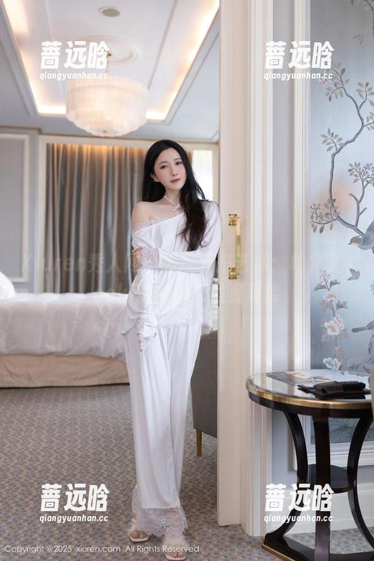 Xiuren秀人网 - 发现穿搭艺术：林文文yooki的制服在线资源库