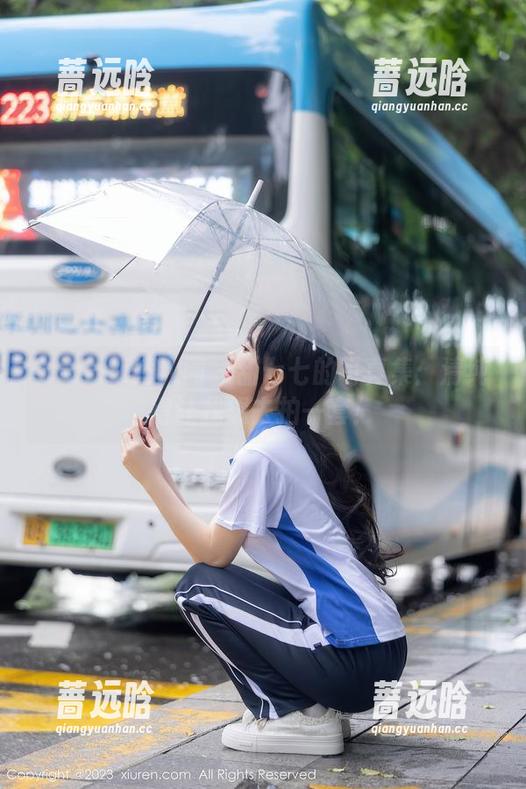 Xiuren秀人网 - 甜七七的写真集：清纯得让我想去拍一套！