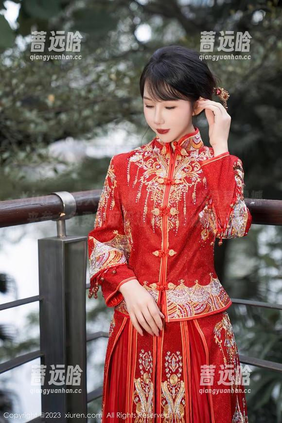 Xiuren秀人网 - 糖果儿职业装写真震撼来袭，免费获取职场风格的秘密武器！