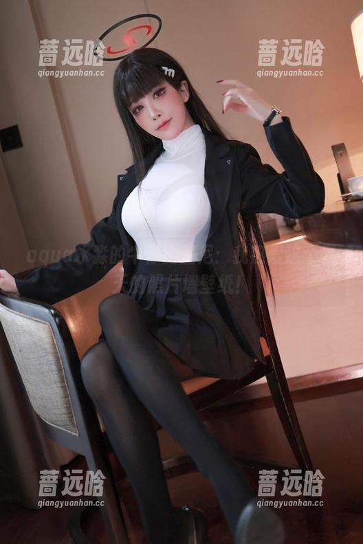 aqua水淼的牛仔比基尼：我热爱这个夏天的照片墙壁纸！