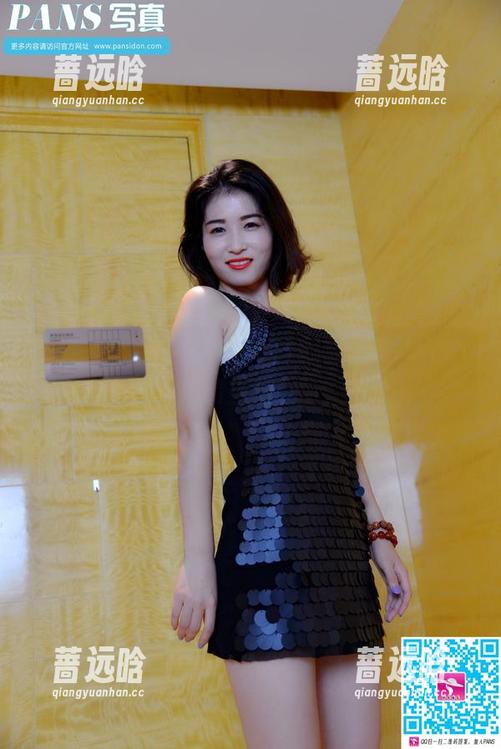 pans - 想要？小小黑丝的免费写真照片请自取！