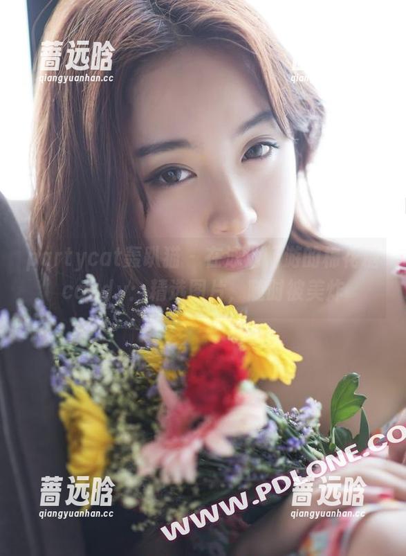 partycat轰趴猫 - 在泳池畅游的棉花糖candy：精选图片，随时被美炸