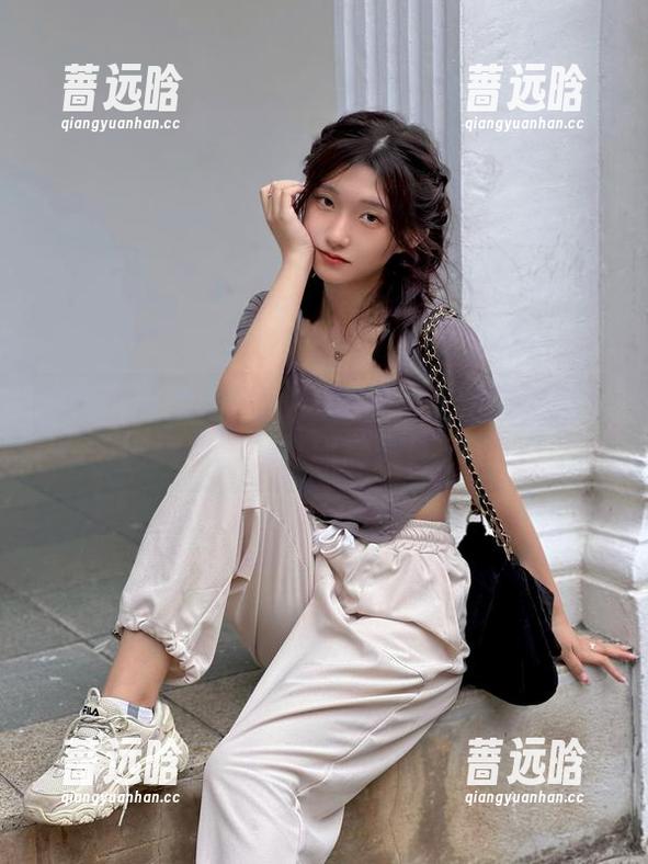 roroki骷髅姬的校园探险：高清图册看她如何打破常规！