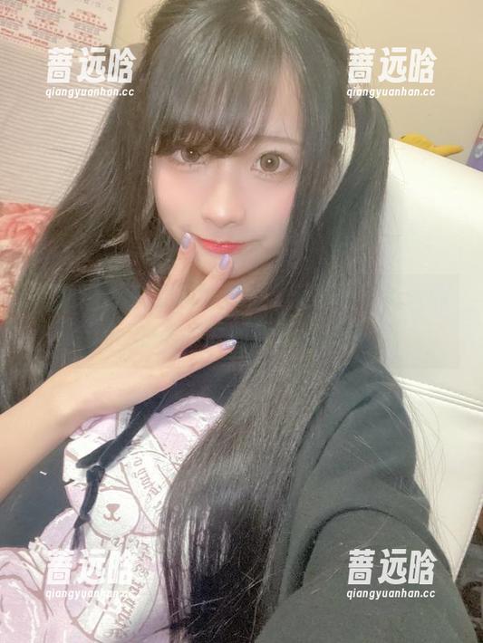 想知道什么叫腿模界的‘天花板’？看Wendy的美腿原图照片就知道了！