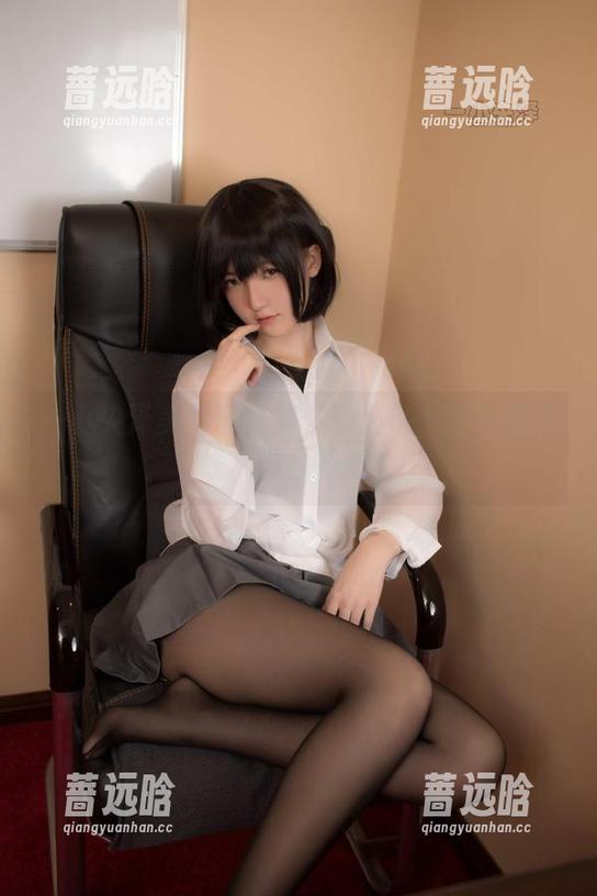 一小央泽美脚写真集：爱上每一毫米的曲线，谁会拒绝？
