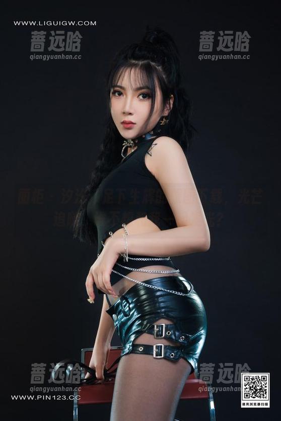 丽柜 - 汐汐：足下生辉的原图下载，光芒追随，谁不想和我一起发光？