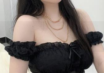 依依超级懒的泳装之美在原图中尽显，这图片真的让我忍不住想要更多！