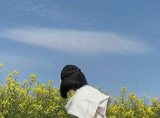 微密圈 - 俏妞t在男友衬衫里：这一季的写真壁纸真是俏皮无比！