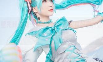 北之北，守望先锋魔法少女D.VA：原图真好啊，套图里的细节让我有点想不清…