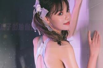 在千反田鹿子的瑜伽世界，高清美图带你感受极致扭曲与舒展！