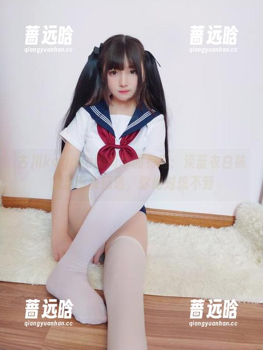 古川kagura的简单而有趣：淡蓝衣白袜裸足图集精选，你绝对想不到