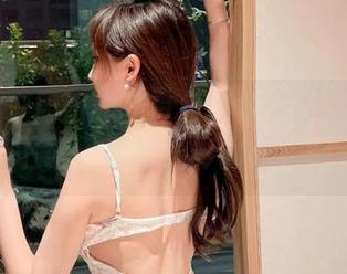 微密圈 - 周妍希的白色迷雾：来一份作品集下载，看看光影间的秘密。