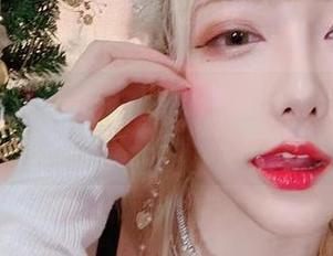甜心图册大揭秘：啾小妍Deer用可爱魔法撩你！