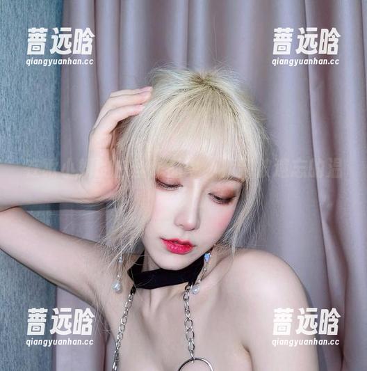 在啾小妍的白丝作品中，找到被遗忘的温柔资源