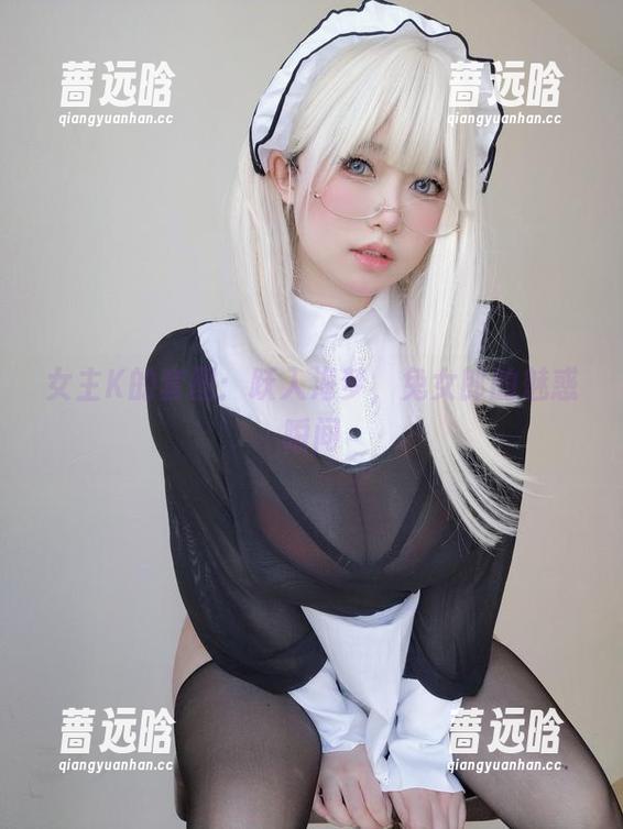 女主K的套图：跃入海梦，兔女郎的魅惑瞬间