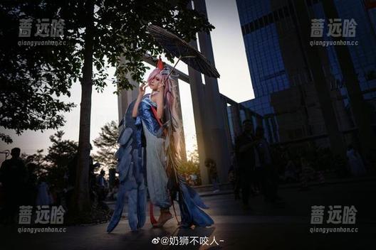图集蟊奶狮不咬人的美腿，从各个角度俯瞰世界！