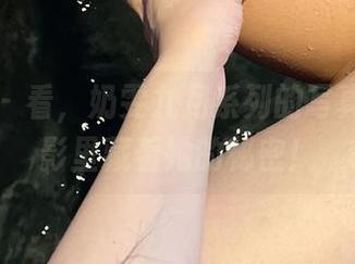 微密圈 - 看，奶雯九月系列的写真集，光影里藏着她的秘密！