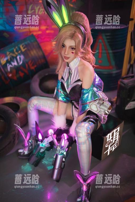 如月灰：碧蓝航线尾张，套图里的每一帧都像是画走了的梦，太美了吧！