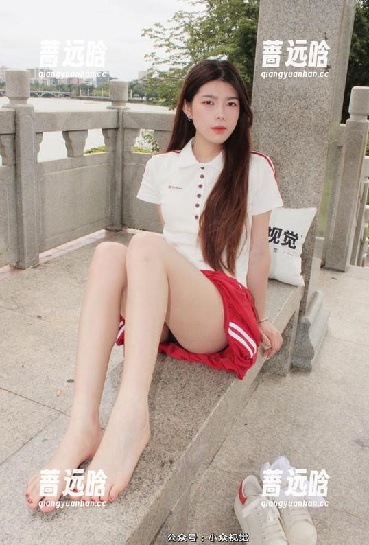 小众视觉 - 转换视角！小薯条短裙美图更新，值得细细品味。