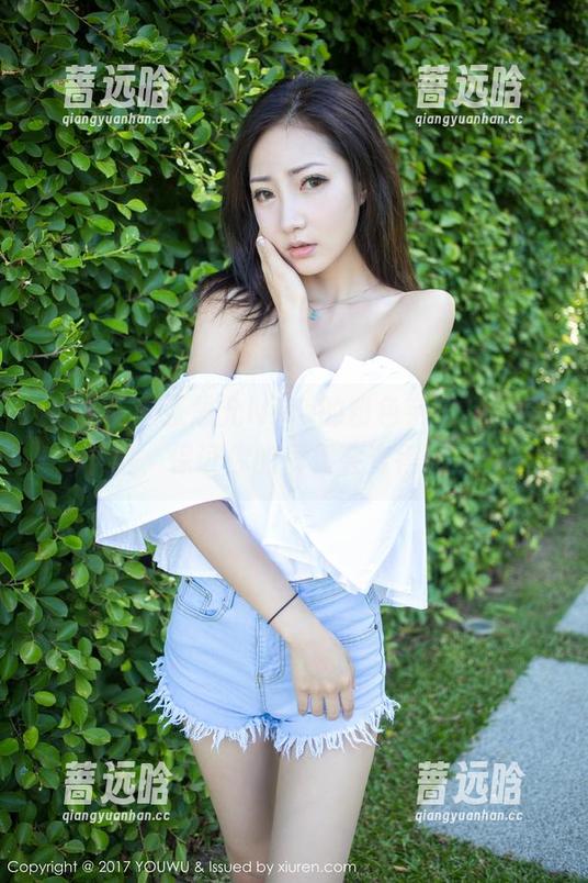 尤蜜荟 - 张思允Nice的粉色宇宙，图集下载，保证你的屏保会变得超美！