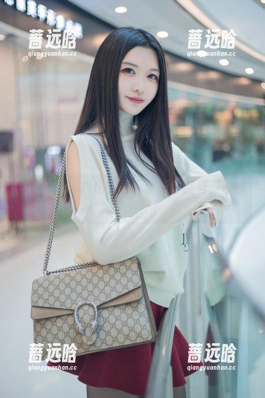 希希_啾的白色物语：清新作品与资源的奇妙碰撞