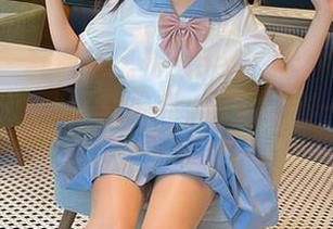 微密圈 - 翻到张思允nice的黑丝礼服写真，灯光下的影子就像我人生的缩影——既美又迷离。