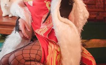 潮流泳池，免费作品：抱走莫子aa的自拍秘密
