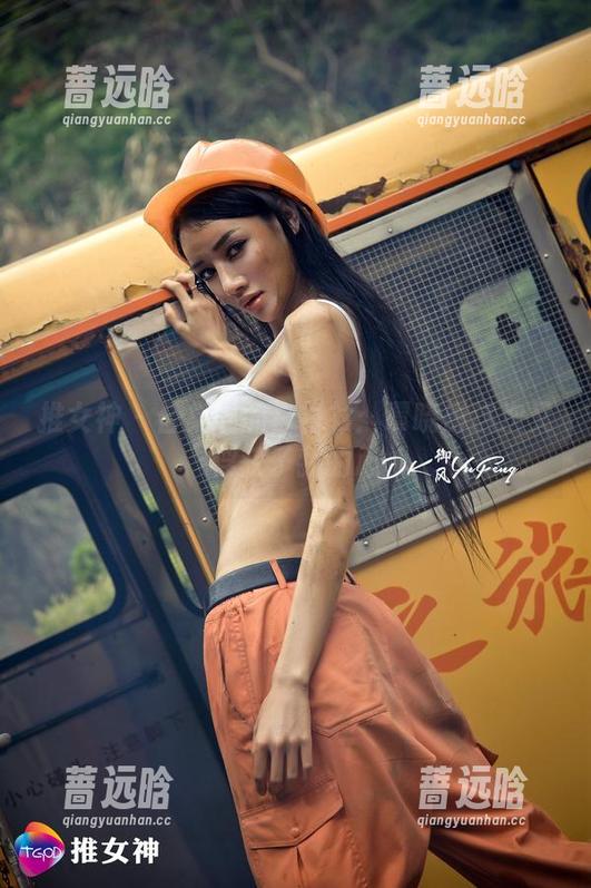 推女神 - 合集中的白衬衫：谭晓彤这次又俘获了我的心