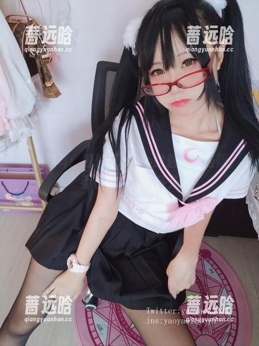 甜心写真：摇摇乐yoyo的魅力无极限，看看你能坚持多久