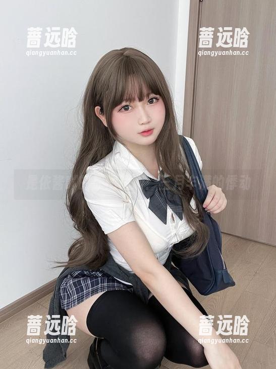 是依酱吖的原图解读：三月丰满的悸动