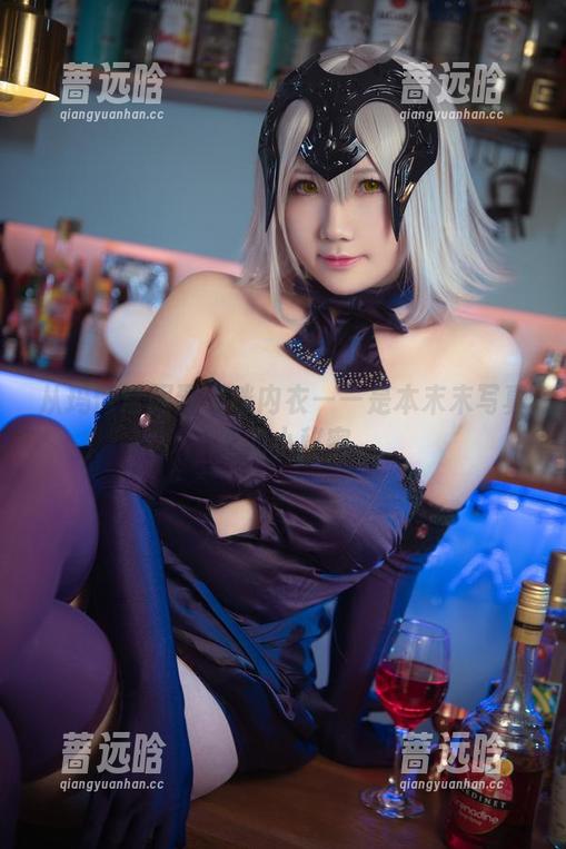 从玛修常服到猫咪内衣——是本末末写真中的小秘密