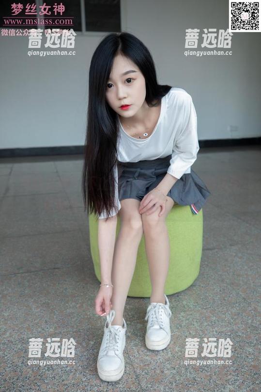 梦丝女神 - 不止是校服，玥玥的最新套图更新让人心里真的有点小激动！