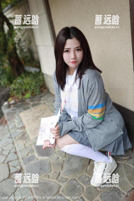 模范学院 - 感受白子嫣nicky泳装写真精选中的那些水珠与阳光的邂逅！