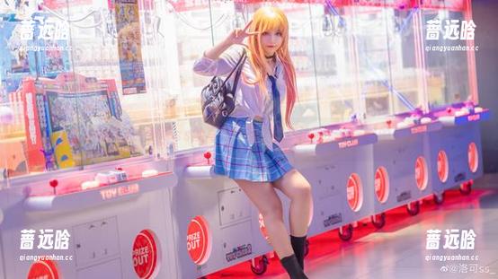 小红帽狂欢：洛可ss的写真作品，带你体验无法言喻的美感！