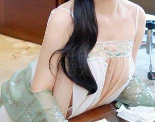 秀人网 - 你见过这么会穿的内衣吗？俞漫福利图包大揭秘！