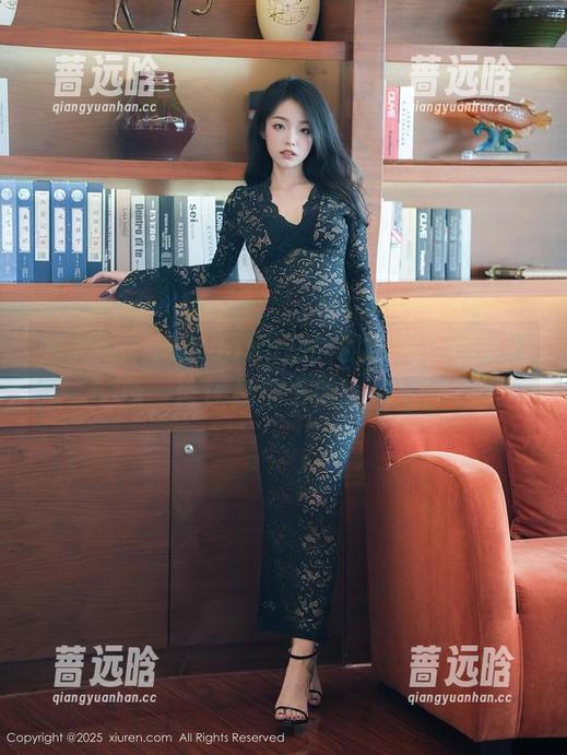秀人网 - 娜娜baby制服的诱惑：原图更新，谁还是那个职场新生？