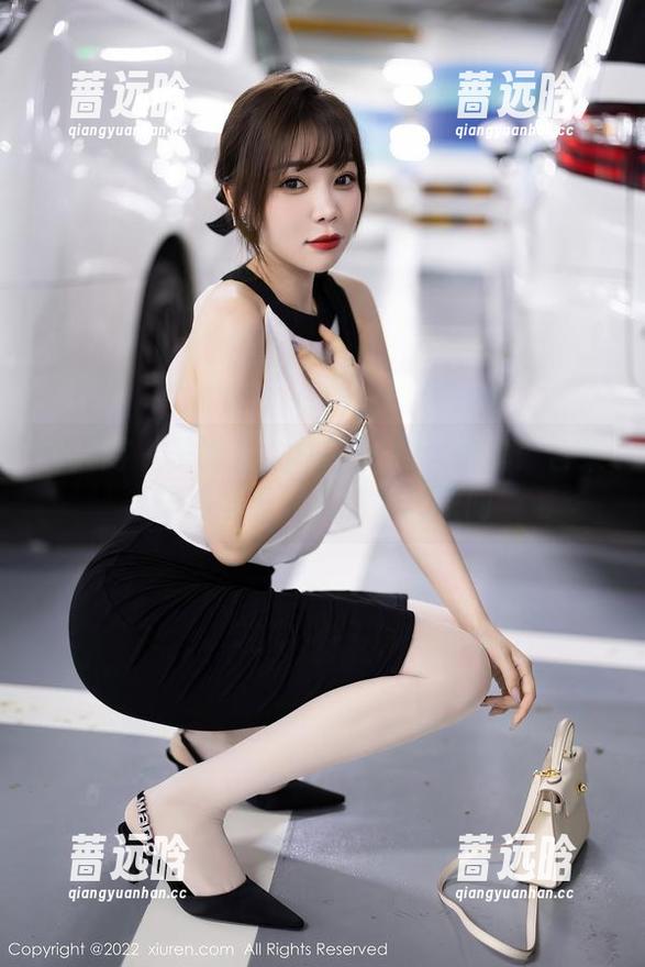 秀人网 - 子纯儿Annie秘密大揭秘：合集里那些羞涩又迷人的瞬间