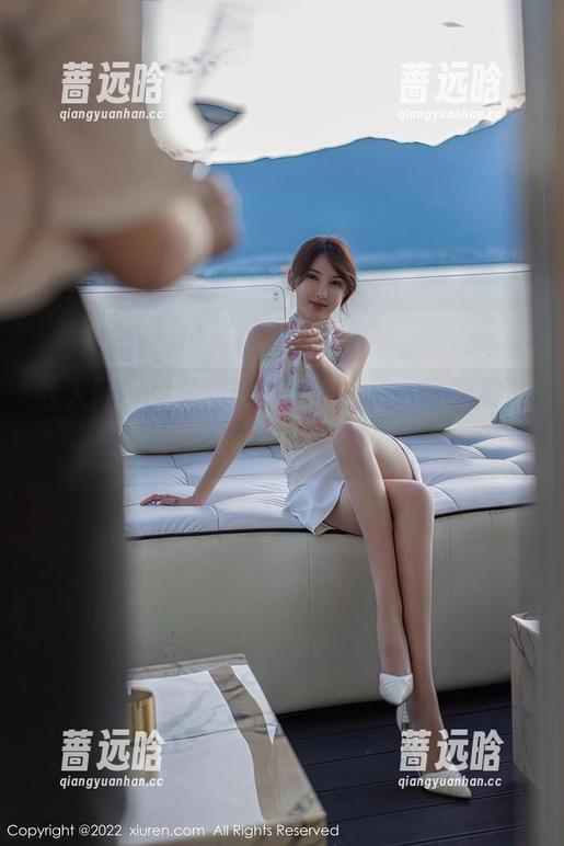 秀人网 - 看完甜妮的圣诞写真，有种高清里的暖意，冬天都不那么冷了。